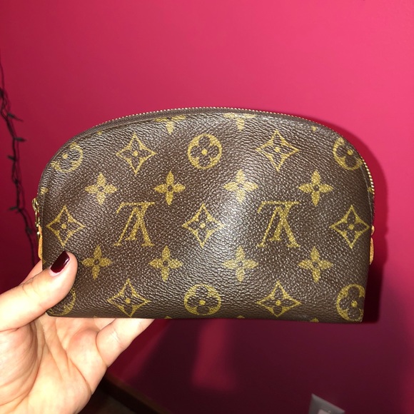 Louis Vuitton cosmetic pouch - Picture 2 of 8